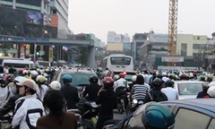 Đổi giờ làm, đường chưa hết tắc