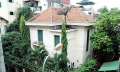 Vụ thu hồi biệt thự công: 'Làm sao chúng tôi động được'