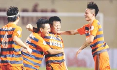 Văn Quyến ăn mừng bàn thắng khi cùng V.Ninh Bình đánh bại Churchill Brothers tại AFC Cup. ảnh: VSI