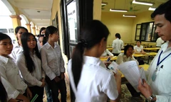 Theo GS Đào Trọng Thi “phương án thi mới có sự xộc xệch, không có mặt bằng chung cho điểm số giữa các thí sinh”. Ảnh: Hồng Vĩnh