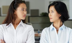 Mẹ chồng gớm ghê gặp con dâu đáo để