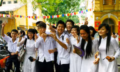 Khi nhà trường, gia đình và xã hội kết hợp chặt chẽ hơn nữa trong giáo dục, có thể bạo lực học đường sẽ giảm. Ảnh minh họa: Hồng Vĩnh