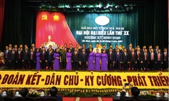 Ban Chấp hành Đảng bộ tỉnh Hà Nam khoá XX ra mắt tại Đại hội Đảng bộ tỉnh - Ảnh: Hoàng Long