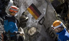 Lực lực cứu hộ tại hiện trường chiếc máy bay gặp nạn