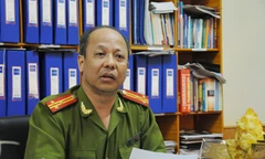 Thượng tá Nguyễn Văn Việt -Trưởng Phòng CSĐT tội phạm về trật tự xã hội, Công an tỉnh Vĩnh Phúc trao đổi với báo chí chiều nay. Ảnh: Tuấn Nguyễn