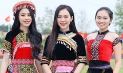 Á hậu Thùy Linh, Ngọc Hằng khoe sắc với trang phục thổ cẩm Tây Bắc 