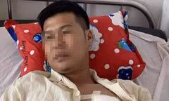 Đang làm việc với công an, nam thanh niên rút dao tự đâm vào ngực