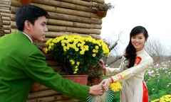 Học viên cảnh sát 'bừng sáng' ở vườn thượng uyển