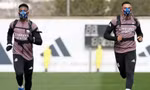 Các cầu thủ Real Madrid đeo mặt nạ K5.