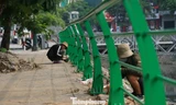 Hà Nội thay lan can sông Kim Ngưu, chỉnh trang sông nội đô trước đại lễ
