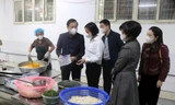 Lỏng lẻo trong kiểm soát nguồn gốc thực phẩm suất ăn bán trú học sinh