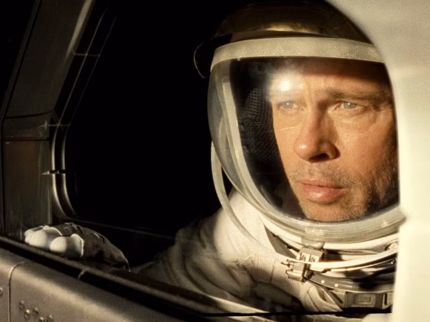 Brad Pitt trong vai phi hành gia
