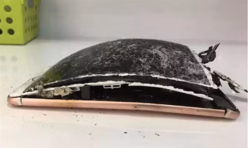Hiện trạng chiếc iPhone 7 Plus sau vụ nổ.