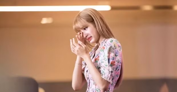 Lisa (Blackpink) xác nhận bị lừa tiền tỷ, phía công ty YG nói gì? 