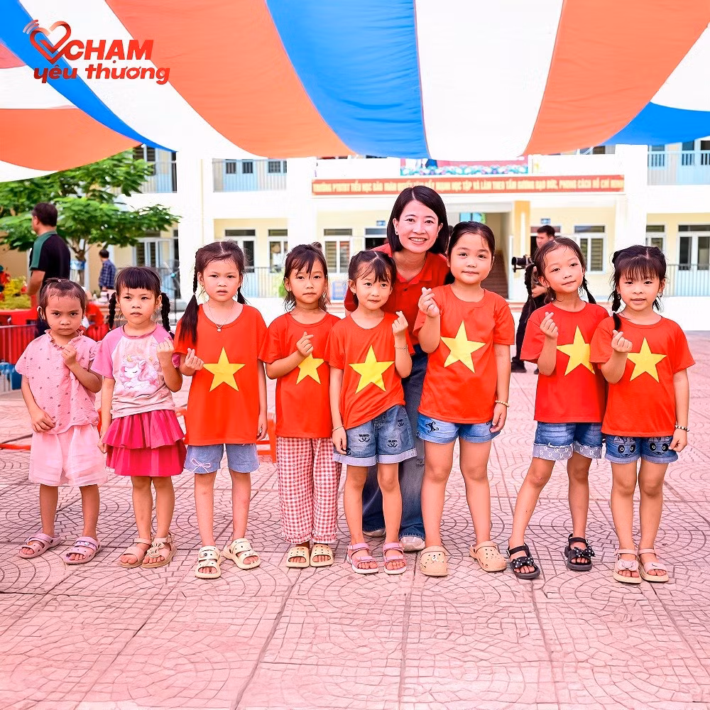 hanh-trinh-tiep-suc-em-den-den-truong-2026-gop-phan-mang-den-mot-mua-tuu-truong-tron-ven-niem-vui-va-hy-vong-cho-hoc-sinh-cac-vung-kho-khan-2.jpg