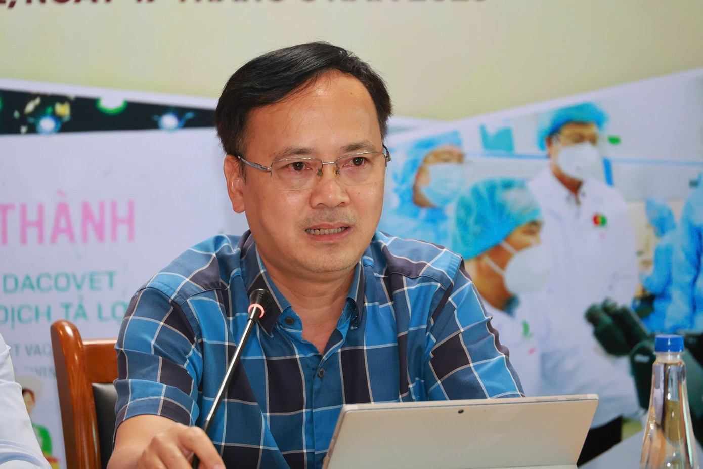 Ông Phan Quang Minh - Phó Cục trưởng Cục Chăn nuôi và Thú y. vaccine-dich-ta-lon-chau-phi-115.jpg