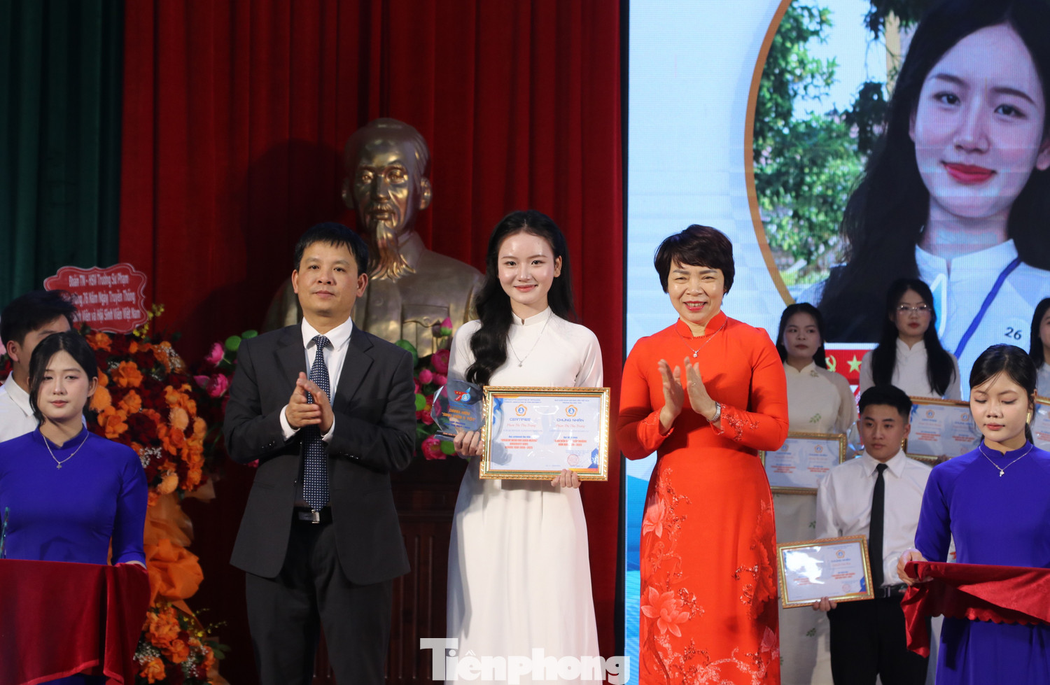 Những sinh vi&ecirc;n nhận danh hiệu 5 tốt