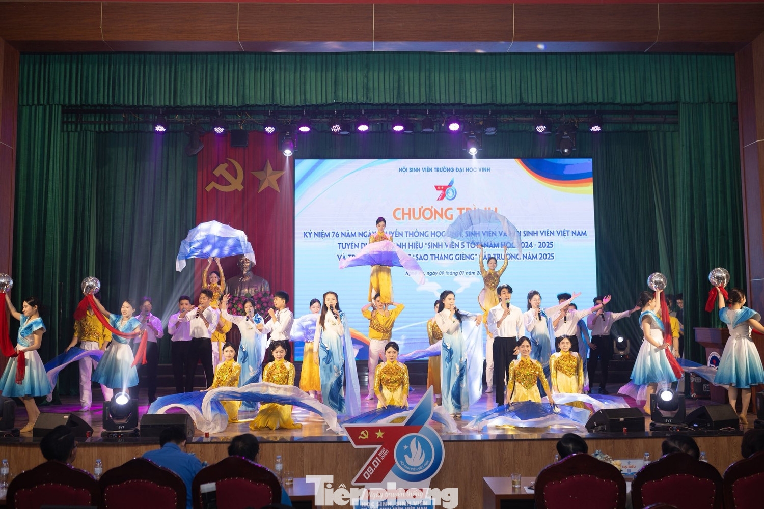 Cảnh to&agrave;n cảnh buổi lễ kỷ niệm