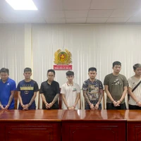 HÌNH SỰ: Cho vay tiền, bắt thế chấp bằng clip và ảnh khỏa thân