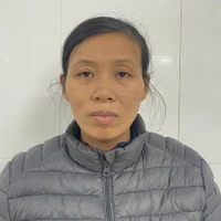 HÌNH SỰ: Người mẹ dùng muôi đánh chết con trai 6 tuổi lĩnh án