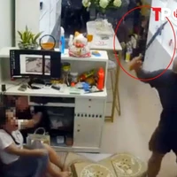 HÌNH SỰ: Làm rõ clip chủ cửa hàng bị 2 tên côn đồ xông vào chém dã man