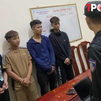 HÌNH SỰ: 4 thanh niên giả danh tổ công tác 238 chặn xe người dân đòi thu tiền phạt