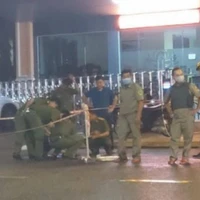 HÌNH SỰ: Bất ngờ bị 11 người cầm hung khí lao vào đập phá nhà