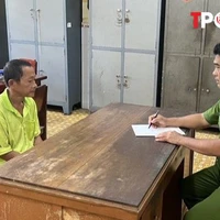 HÌNH SỰ: Tạm giam người đàn ông đánh vợ dã man ở Vĩnh Long