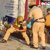 NÓNG 10/2: Thực hư clip CSGT ‘kẹp cổ’ tài xế taxi công nghệ ở TPHCM
