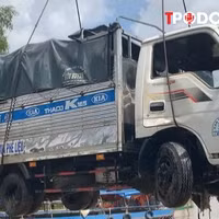 ĐIỂM TIN 14/10: Diễn biến mới vụ xe tải chở 3 người lao từ phà xuống sông Tiền