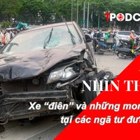 NHÌN THẲNG: Xe 'điên' và những mong manh tại các ngã tư đường phố