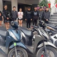 ĐIỂM TIN 4/11: Lời khai của nữ sinh đua xe tông chết cô gái đang chờ đèn đỏ ở Hà Nội