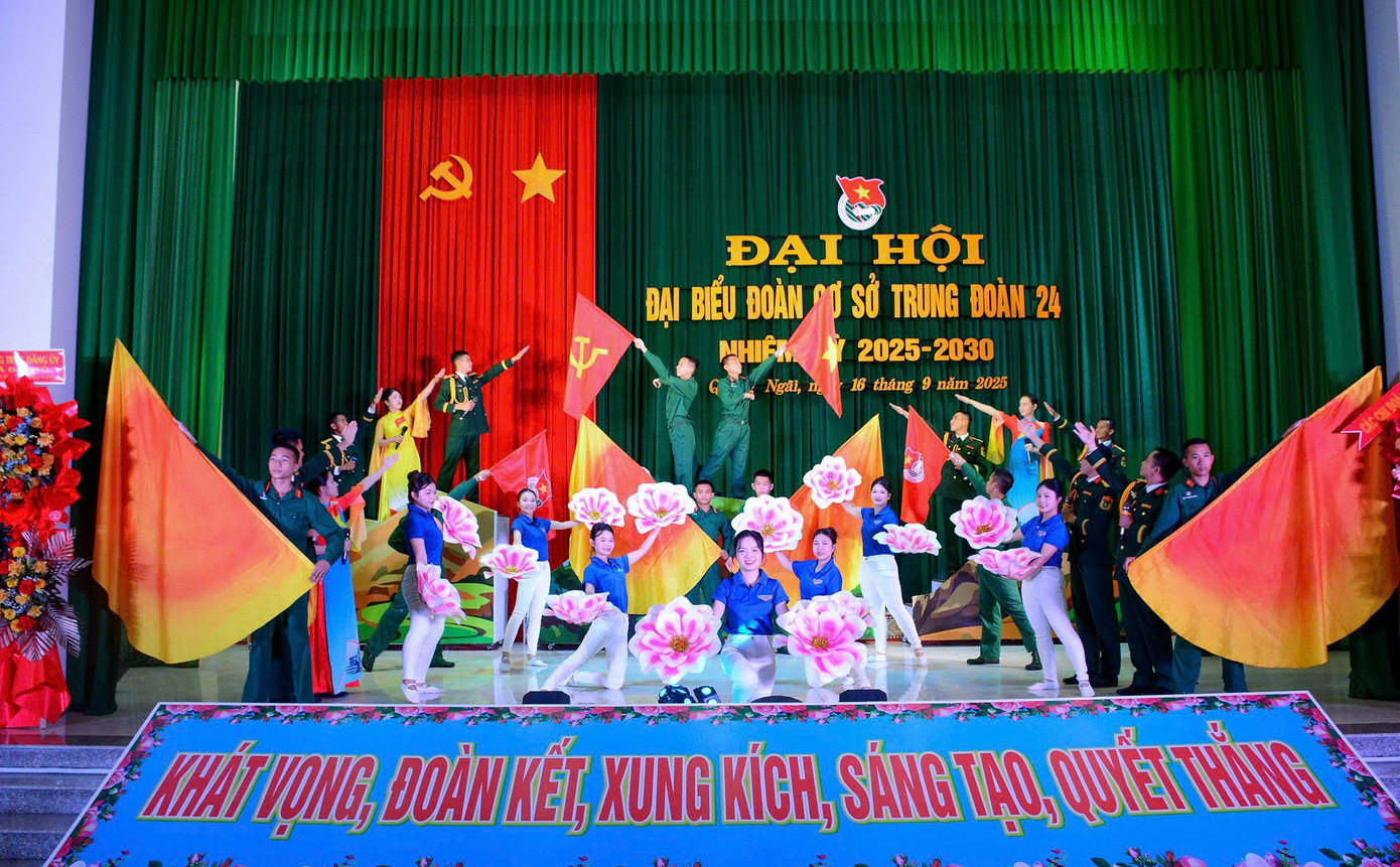 Chương trình văn nghệ đặc sắc chào mừng Đại hội. e24-3.jpg