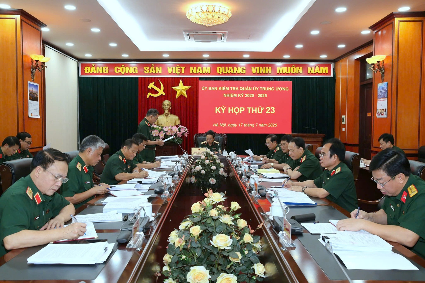 Quang cảnh kỳ họp. ubkt-2.jpg