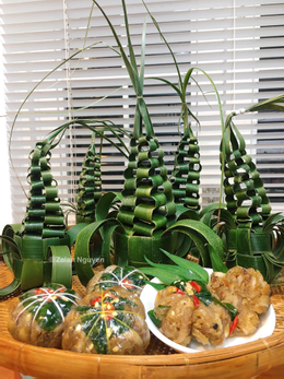 Nem lầu là đặc sản thường xuất hiện trong đám cưới xưa ở miền Tây. Ảnh: Zalan Nguyen.