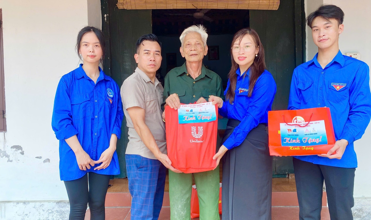 Hoạt động tri ân nhân Ngày thương binh liệt sĩ của tuổi trẻ tỉnh Bắc Ninh. 1.jpg
