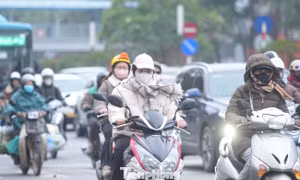 Người Hà Nội rét run trong cái lạnh 'thấu xương' dưới 10 độ C