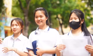 Hơn 1,2 triệu thí sinh hoàn thành môn Ngữ văn, 12 em bị đình chỉ