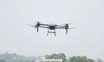 Bay drone vận chuyển hàng tấn hàng hỗ trợ người dân vùng lũ bị cô lập ở Bắc Ninh. Ảnh: Nguyễn Thắng