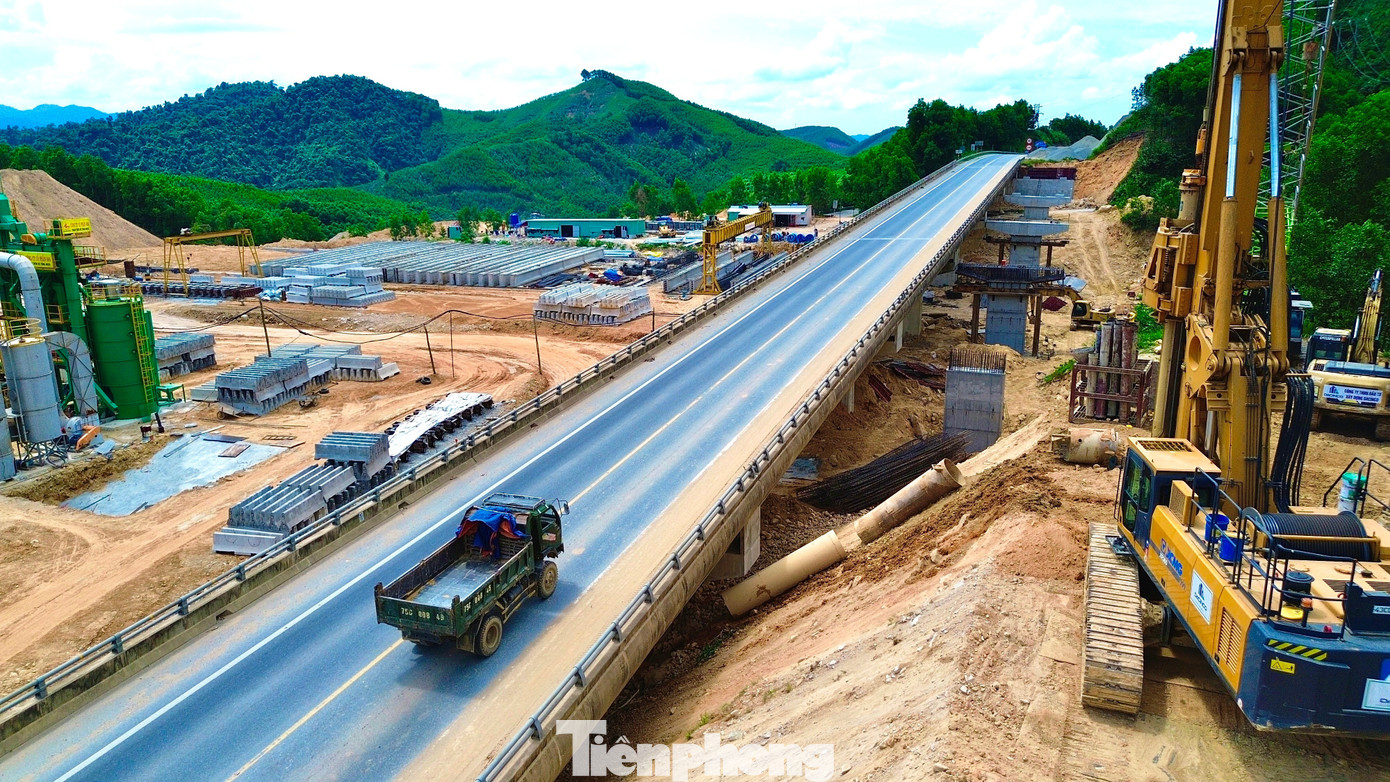 tp-5-น้ำไหลออกนอกทางหลวง-la-son-hoa-lien-4.jpg