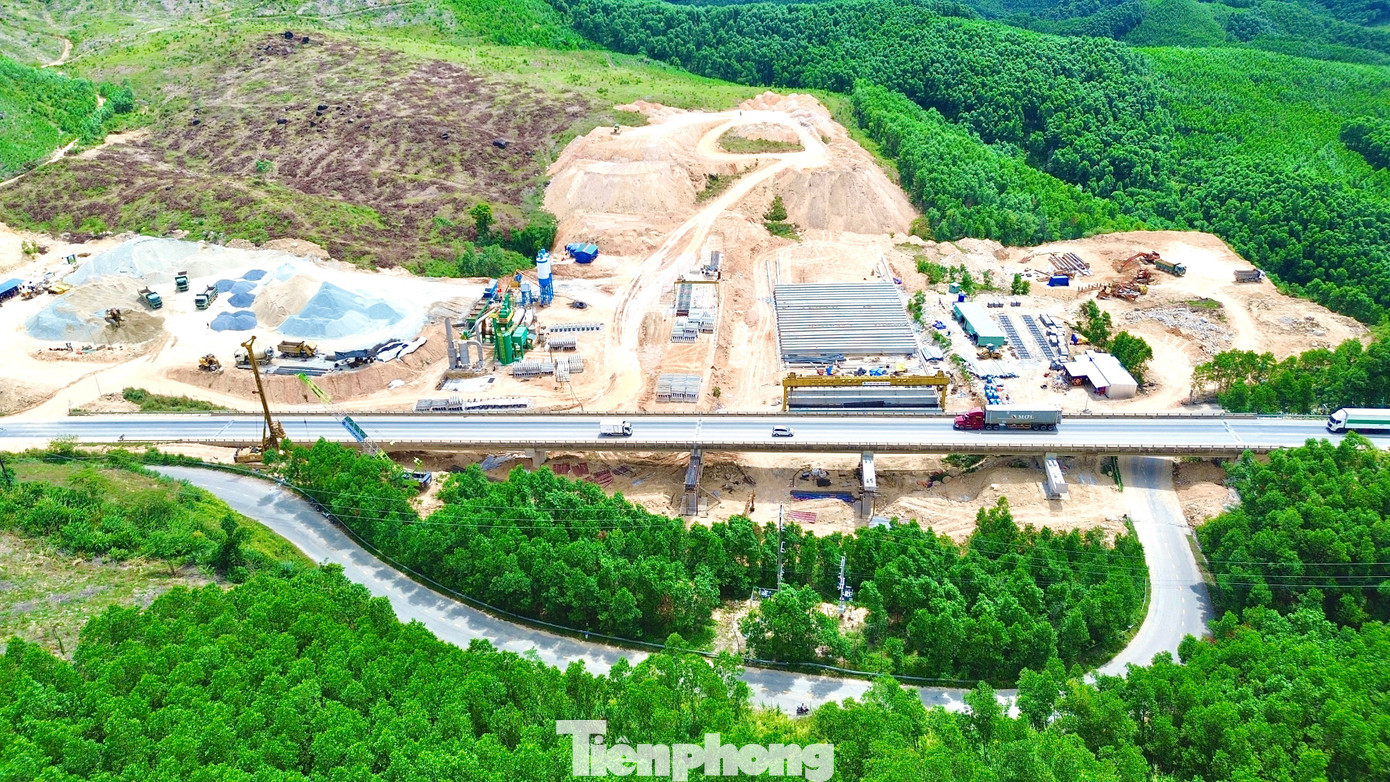 tp-5-น้ำไหลออกนอกทางหลวง-la-son-hoa-lien-2.jpg