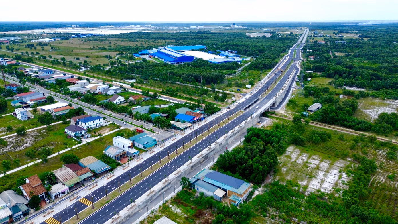 1-duong-cuu-nan-phong-dien.jpg