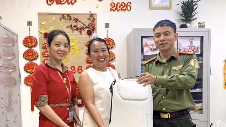 1a830c6caee020be79f1-906.jpg