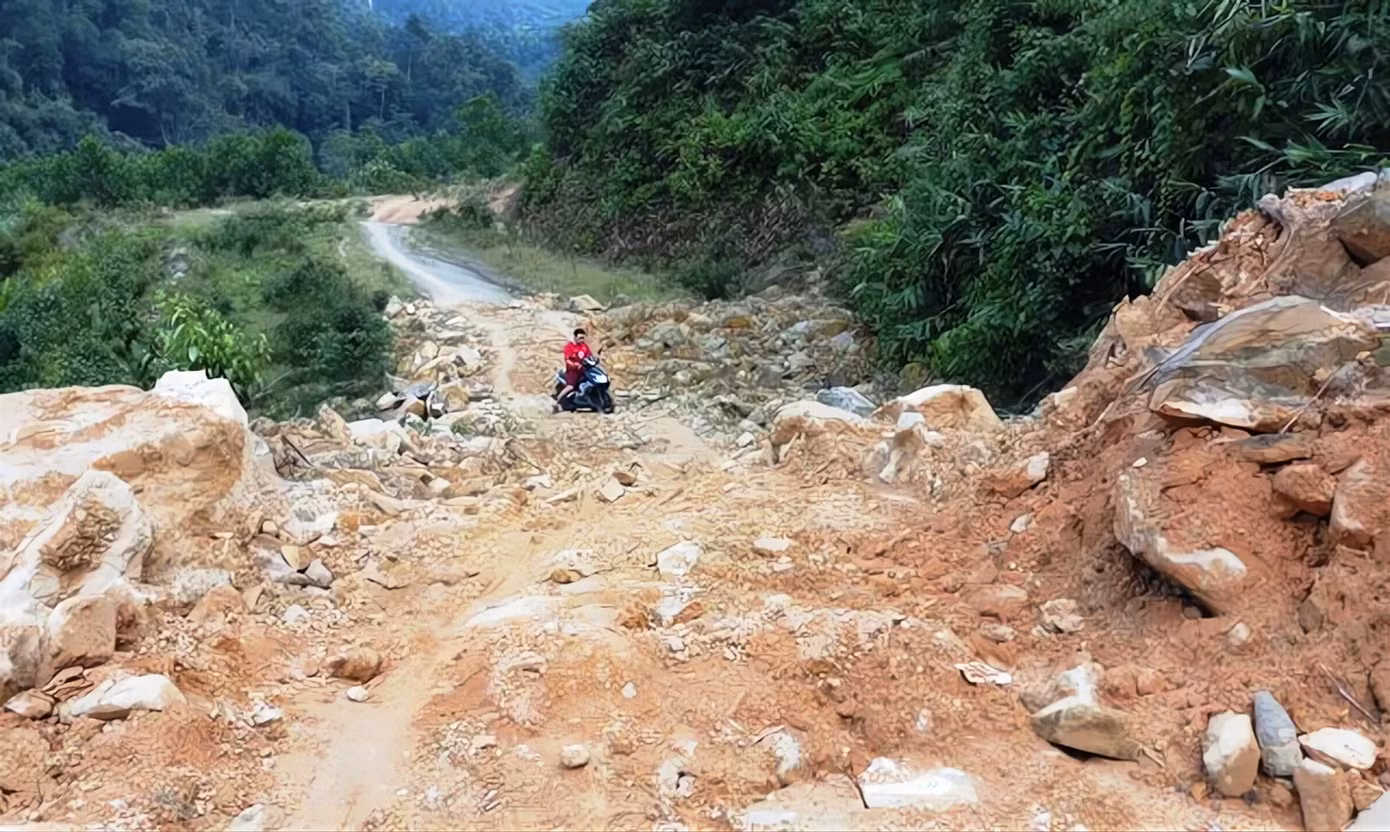 duong-74-thoi-diem-sau-mua-lu-edit.jpg