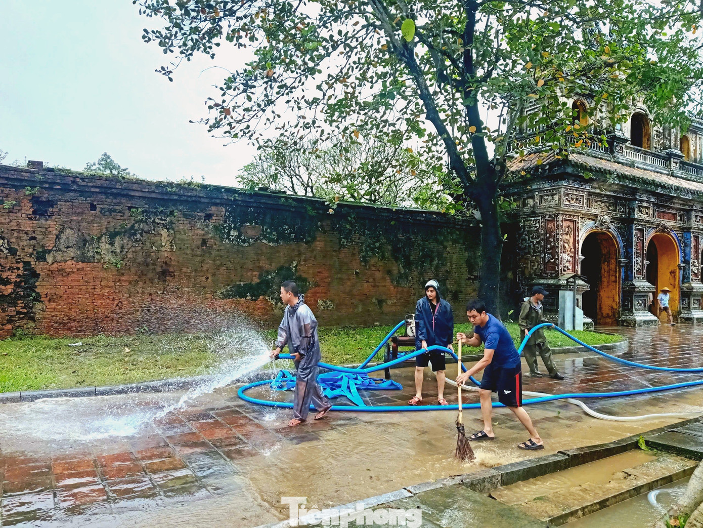tp-3-ve-sinh-di-tich-hue.jpg