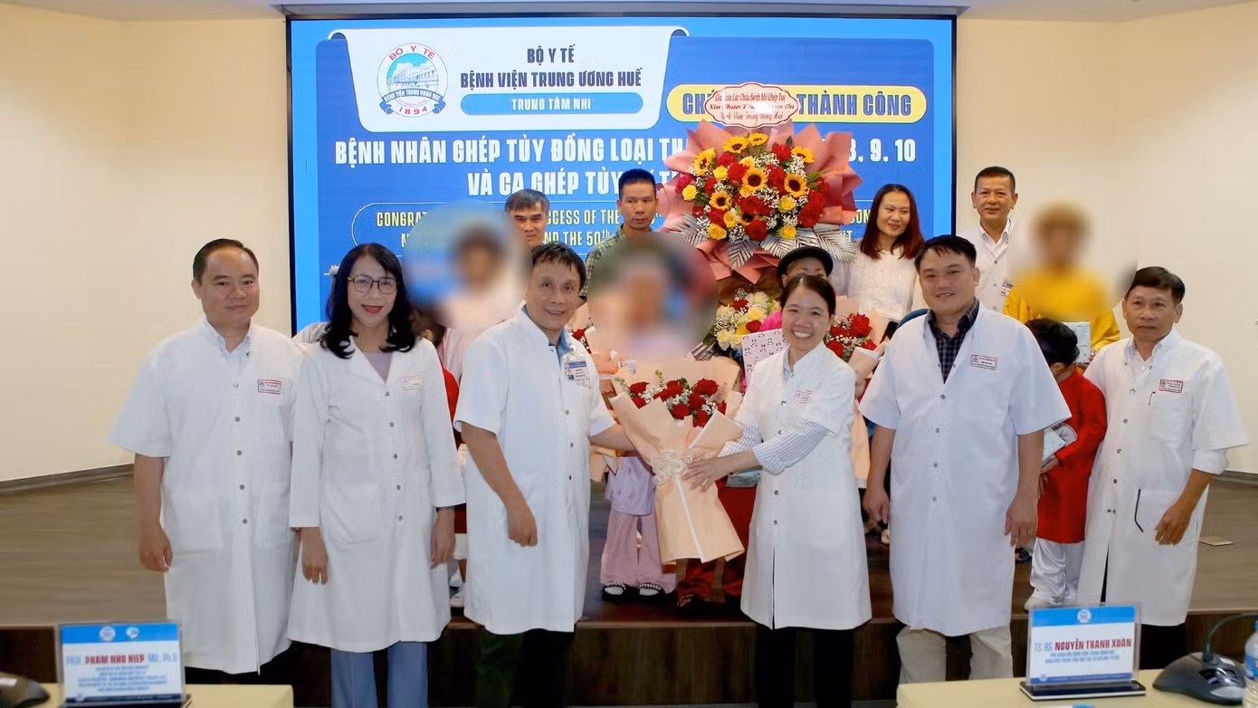 ghep-tuy-hue.jpg