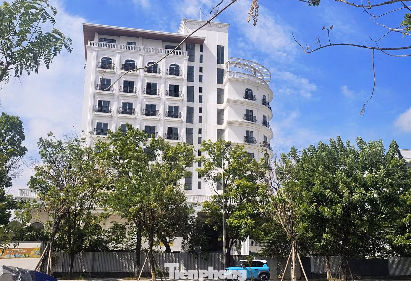 tp-c_nha-khach-tinh-uy1.jpg