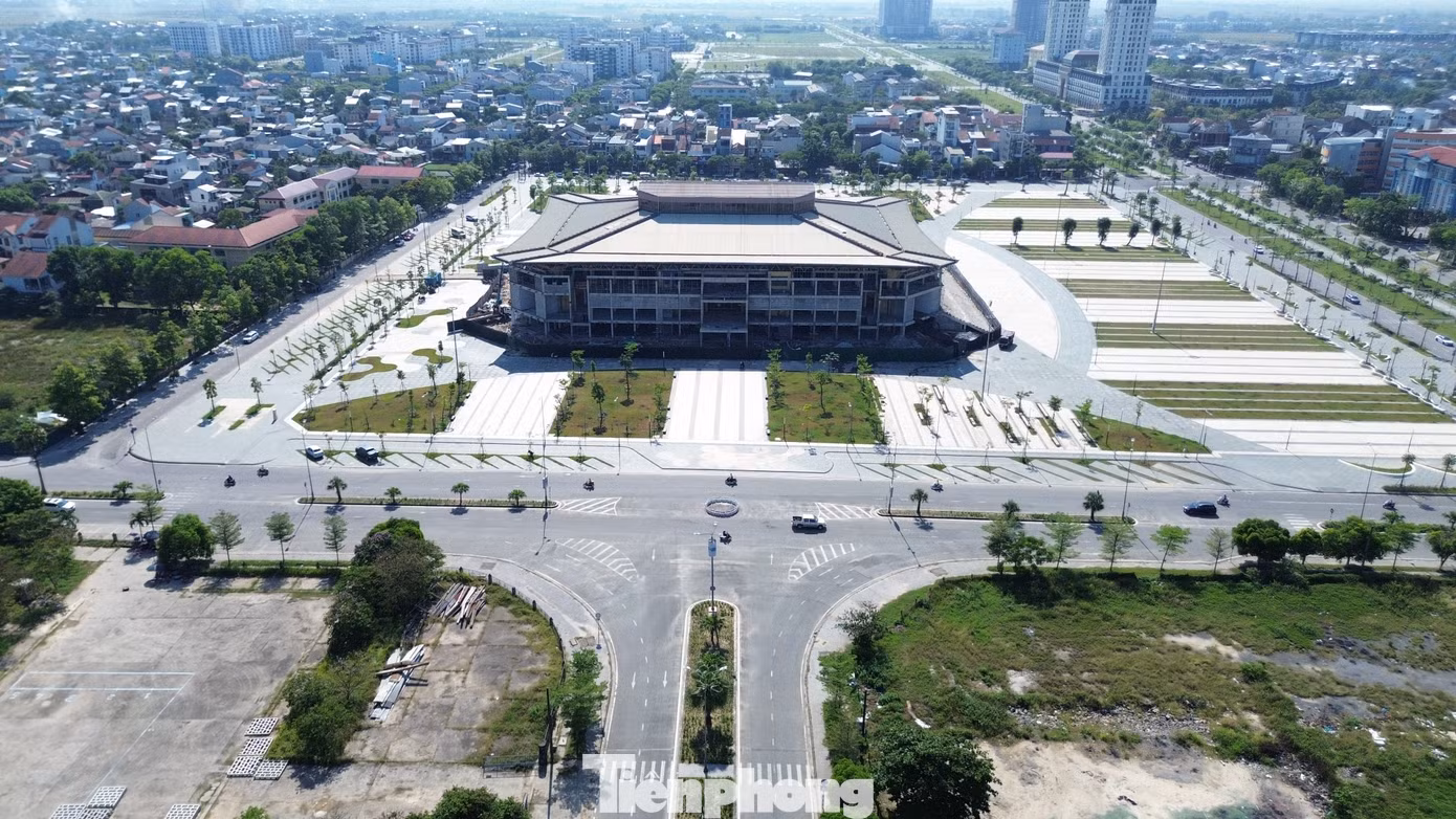 tp-c_1-quang-truong-van-hoa-the-thao-hue.jpg