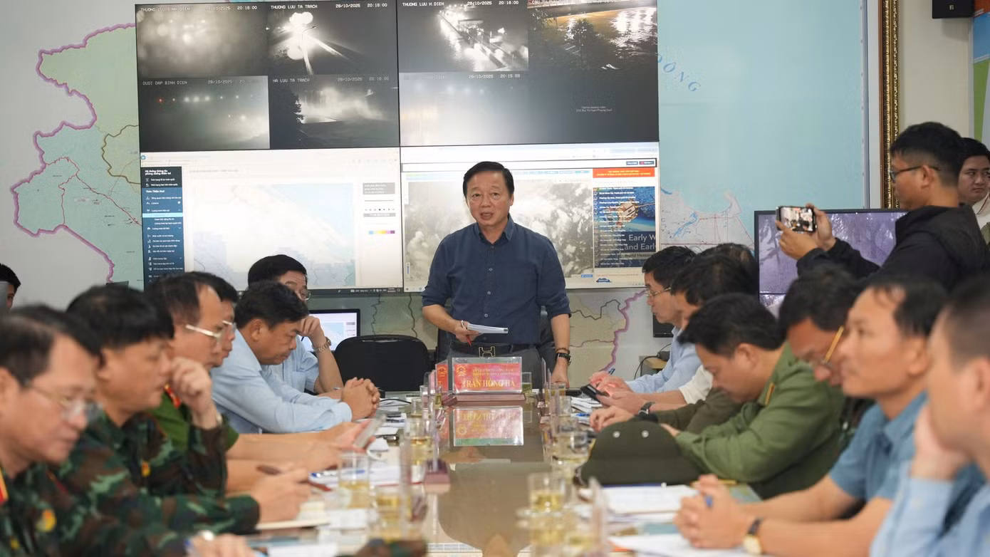 ptt-tran-hong-ha-2.jpg