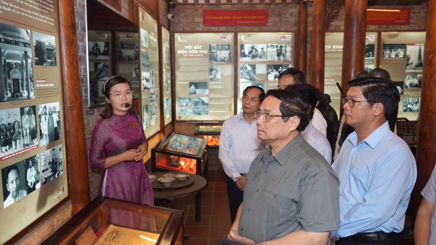 tham-quan-khong-gian-trung-bay.jpg